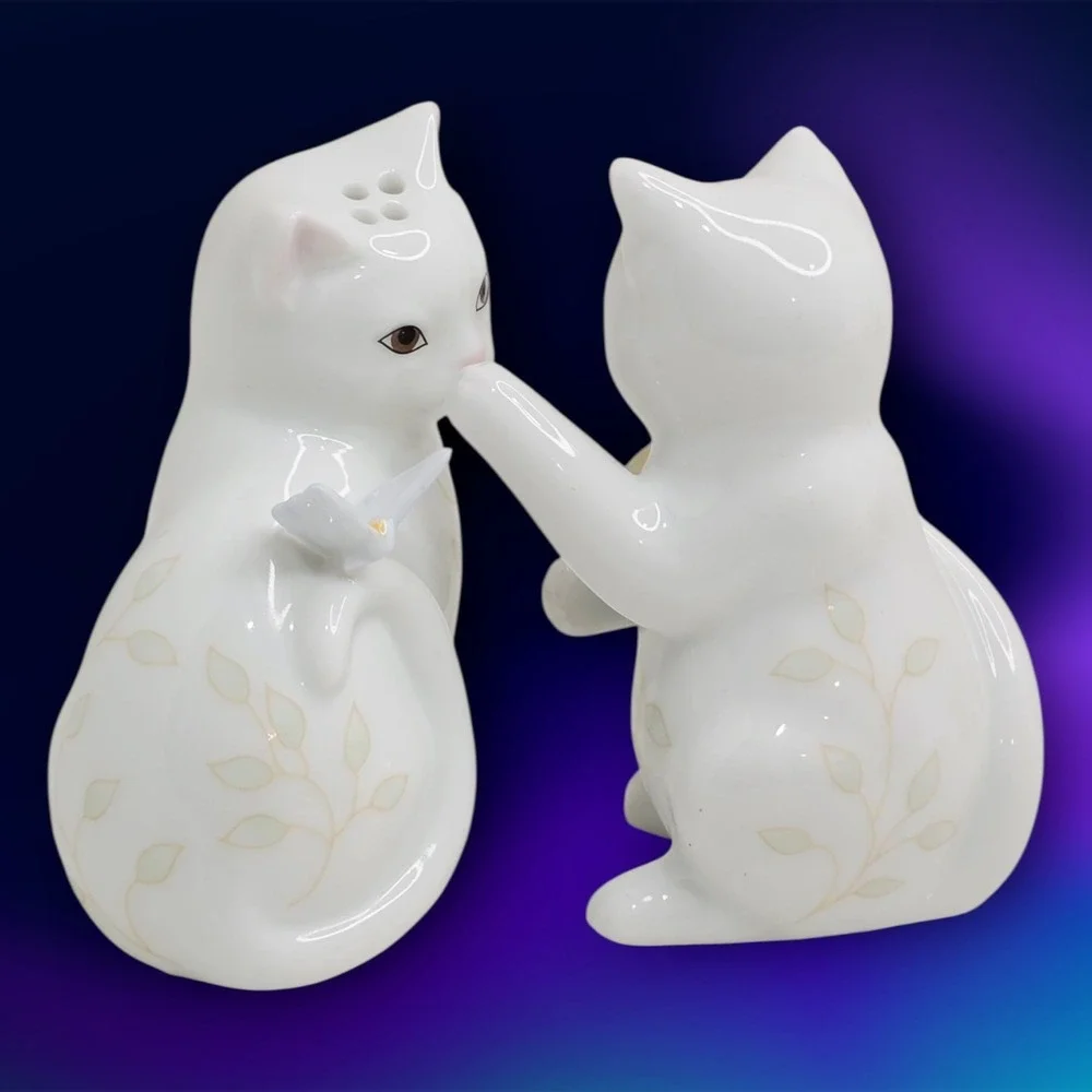 LENOX PORCELAIN SALT‎ & PEPPER SHAKERS SET CATS WITH BUTTRFLY